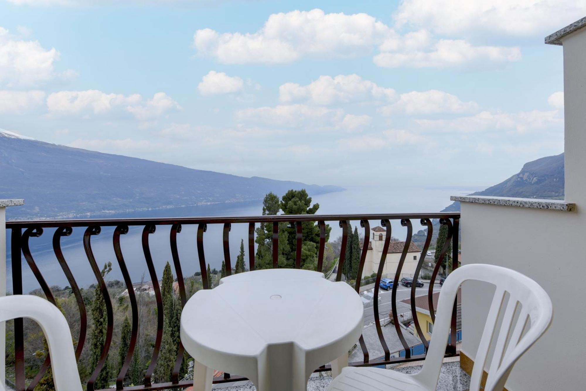 Hotel Bellavista Тіньяле Екстер'єр фото