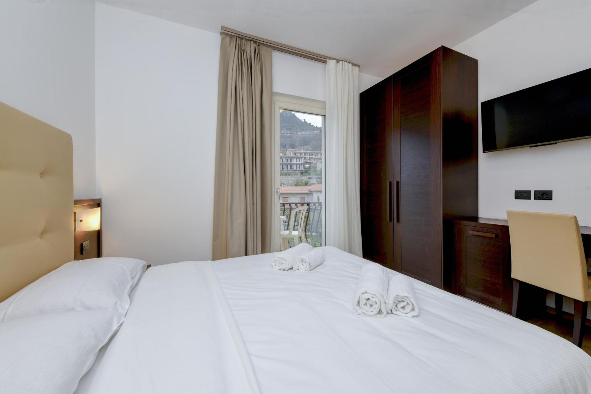 Hotel Bellavista Тіньяле Екстер'єр фото