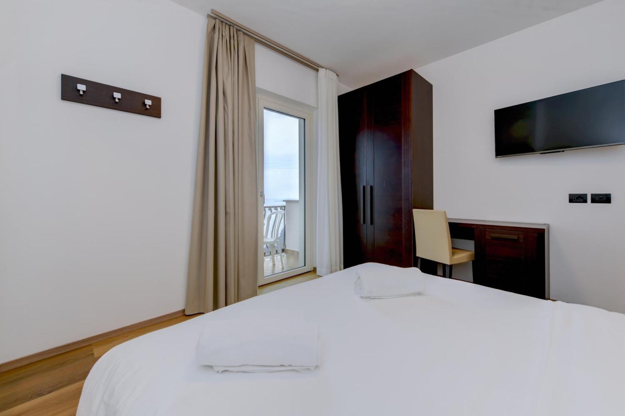 Hotel Bellavista Тіньяле Екстер'єр фото