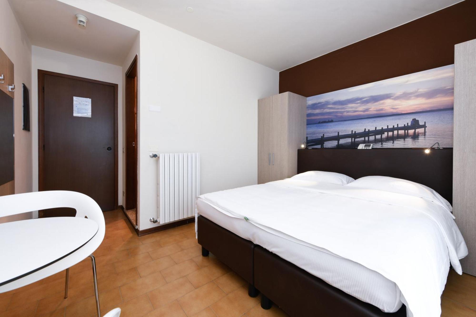 Hotel Bellavista Тіньяле Екстер'єр фото