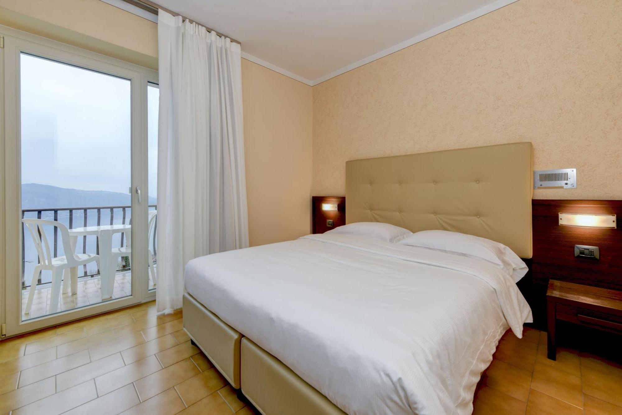 Hotel Bellavista Тіньяле Екстер'єр фото
