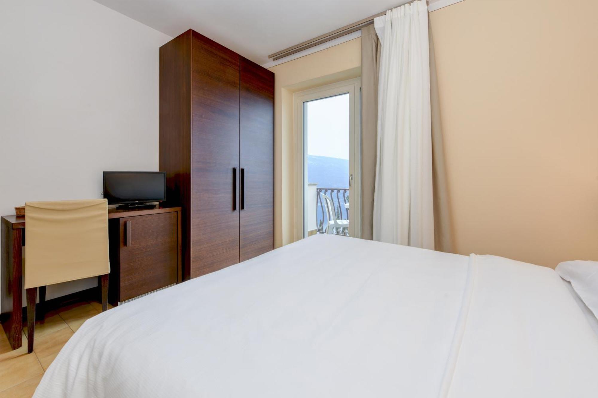 Hotel Bellavista Тіньяле Екстер'єр фото