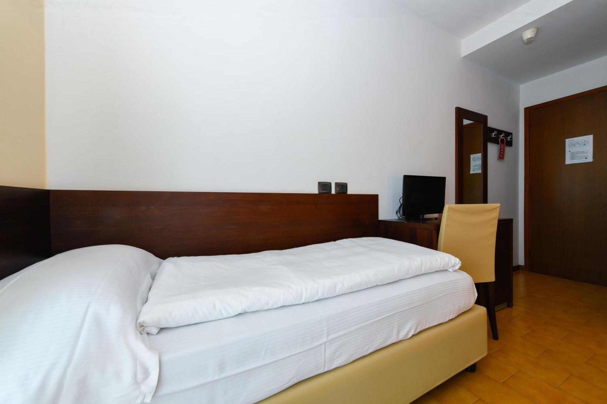 Hotel Bellavista Тіньяле Екстер'єр фото