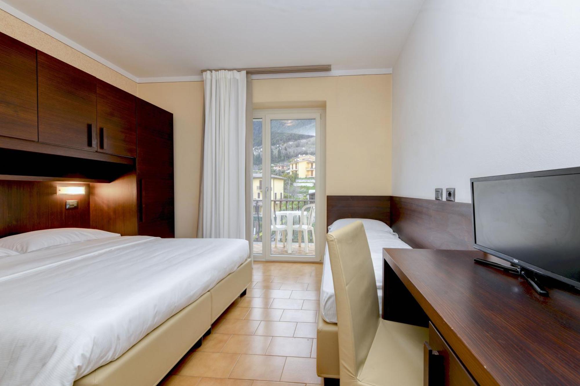 Hotel Bellavista Тіньяле Екстер'єр фото