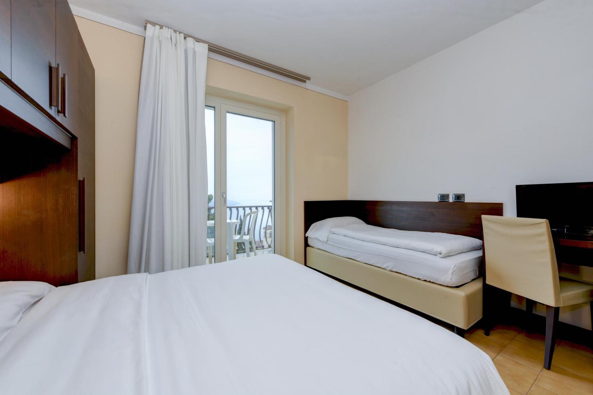 Hotel Bellavista Тіньяле Екстер'єр фото