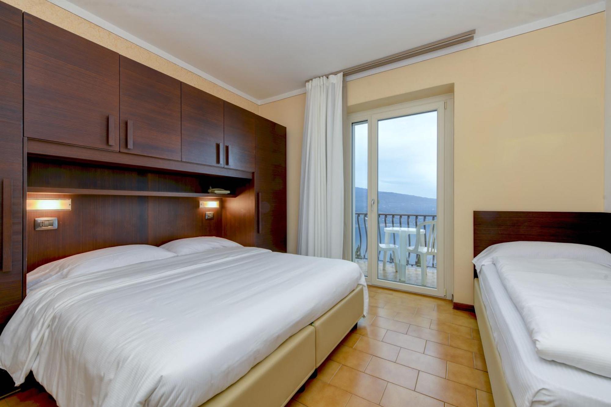 Hotel Bellavista Тіньяле Екстер'єр фото