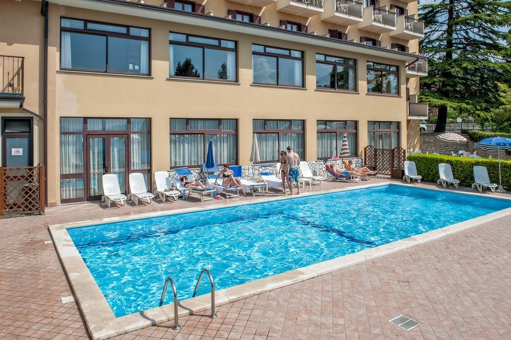 Hotel Bellavista Тіньяле Екстер'єр фото